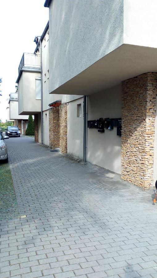 Cool & Pool Apartman Apartment Balatonfured Bagian luar foto