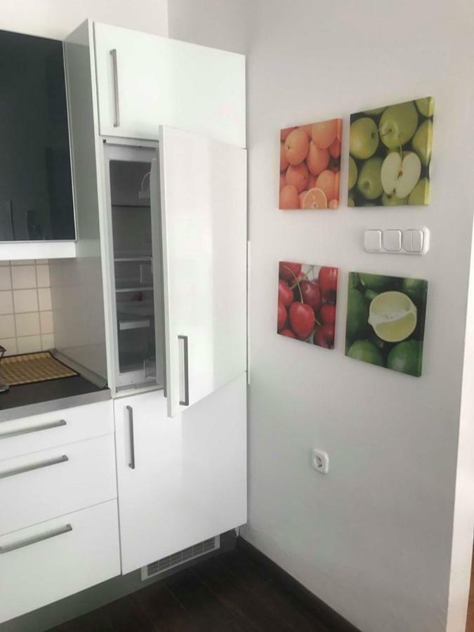 Cool & Pool Apartman Apartment Balatonfured Bagian luar foto